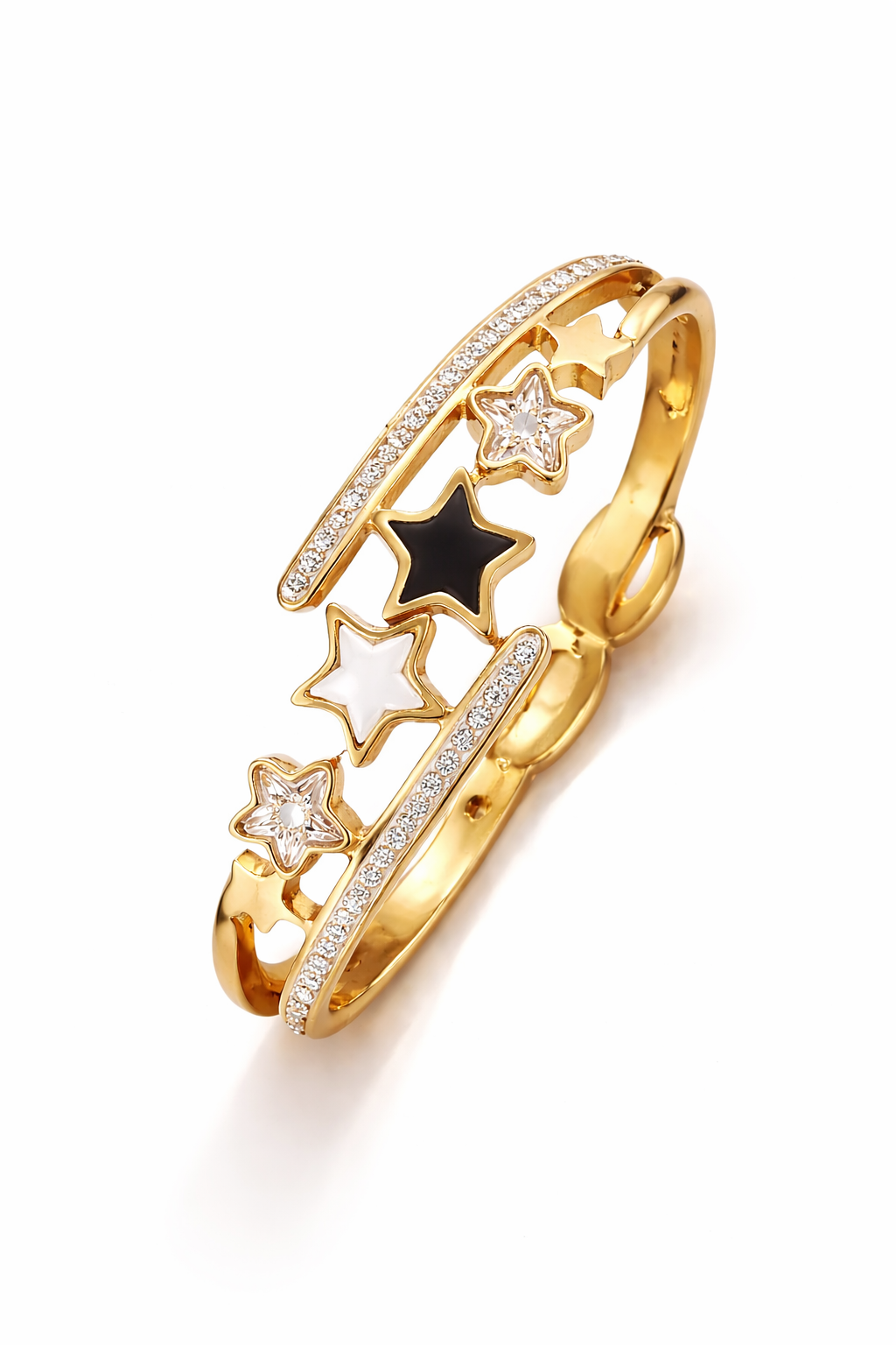 For those who value effortless elegance and modern durability.
Designed for women who want jewelry that keeps up with their lifestyle without compromising on style.
